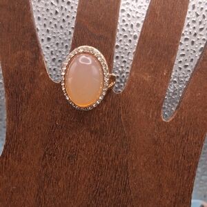 Vintage Avon Elegant Gold and Cream Ring Sz 8